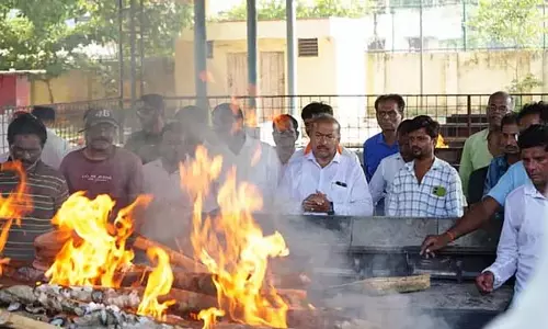 पहलगाम आतंकी हमला: मंजूनाथ राव, भारत भूषण का राजकीय सम्मान के साथ अंतिम संस्कार किया गया पहलगाम आतंकी हमला: मंजूनाथ राव, भारत भूषण का राजकीय सम्मान के साथ अंतिम संस्कार किया गया