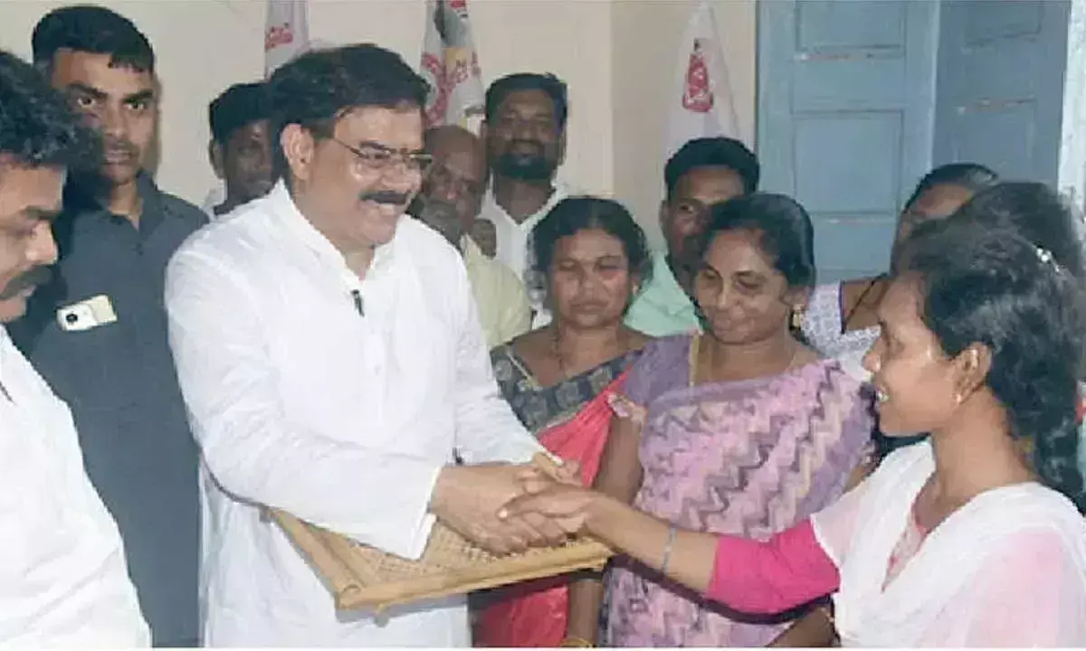 Andhra: जनजातीय उत्पादों के लिए राष्ट्रीय स्तर की बाजार सुविधाएं