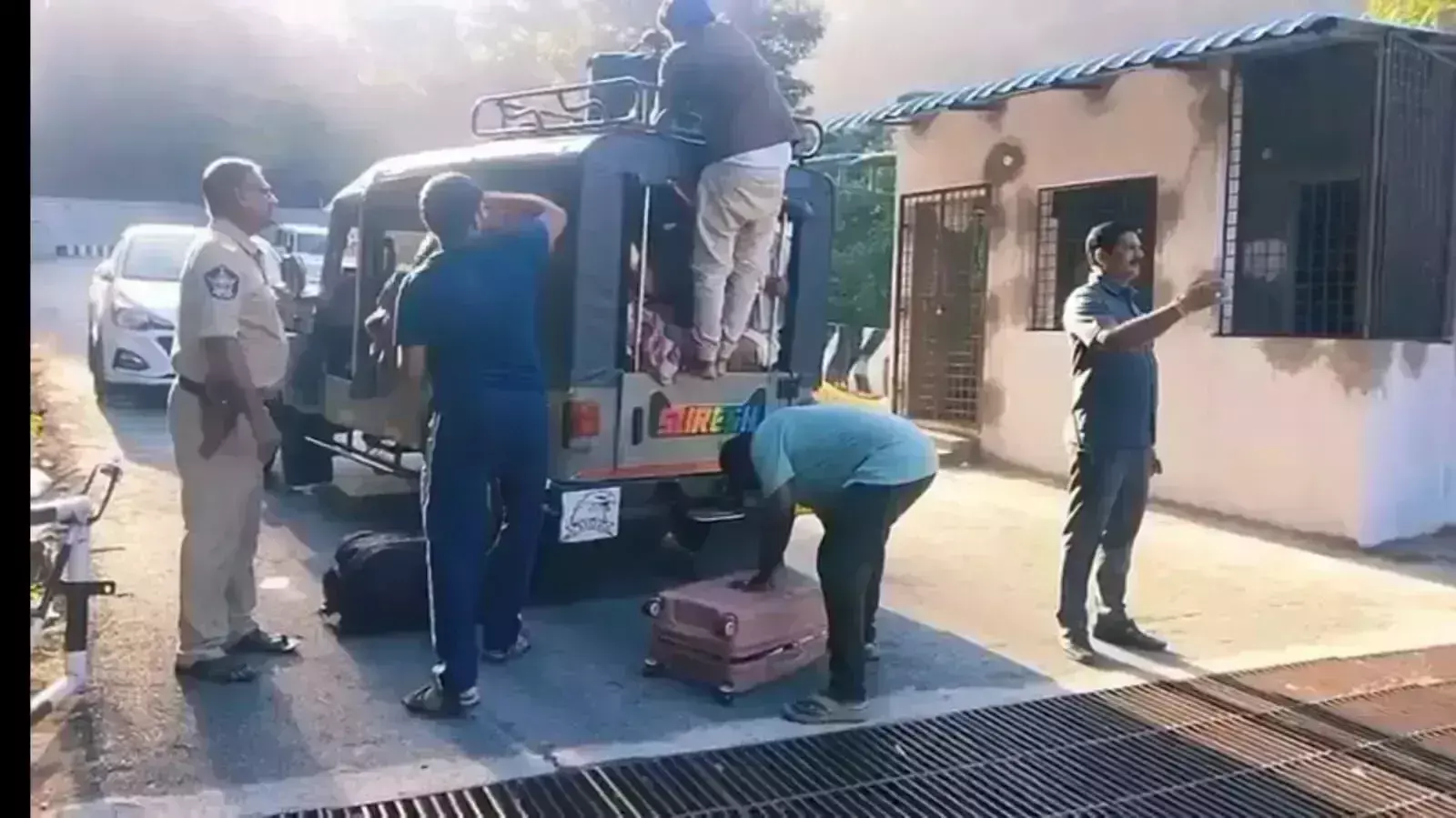 Andhra: तिरुमाला में हाई अलर्ट जारी Andhra: तिरुमाला में हाई अलर्ट जारी