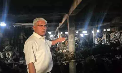 Ludhiana: कपड़ा फैक्ट्री में भीषण आग लग गई Ludhiana: कपड़ा फैक्ट्री में भीषण आग लग गई