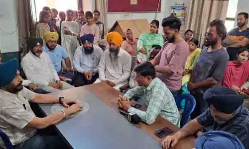 Ludhiana: छात्रों को भोजनालय में ‘प्रशिक्षण’ के लिए राजमार्ग पर चलने के लिए मजबूर किया Ludhiana: छात्रों को भोजनालय में ‘प्रशिक्षण’ के लिए राजमार्ग पर चलने के लिए मजबूर किया