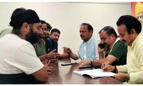 विक्रम रंधावा ने BJP मुख्यालय में लगाया जनता दरबार