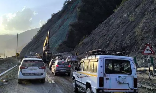 Jammu: राष्ट्रीय राजमार्ग को एकतरफा यातायात के लिए बहाल किया गया