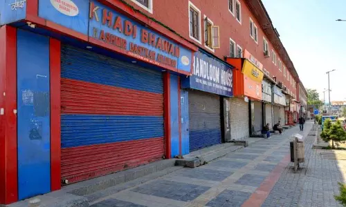 Kashmir में आतंकवादियों के खिलाफ आवाज बुलंद, कहा- यह हमारे नाम पर नहीं