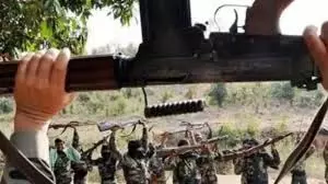 Telangana : नक्सलियों के खिलाफ अभियान जारी, 14 माओवादियों ने पुलिस के सामने किया सरेंडर Telangana : नक्सलियों के खिलाफ अभियान जारी, 14 माओवादियों ने पुलिस के सामने किया सरेंडर