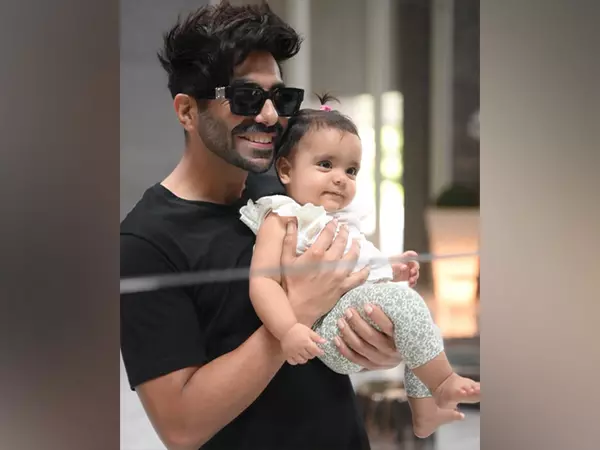 Aparshakti Khurana ने भाग्यशाली लड़की का खुलासा किया Aparshakti Khurana ने भाग्यशाली लड़की का खुलासा किया