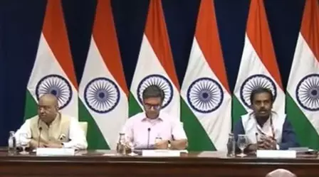 पाकिस्तानी हिंदू शरणार्थियों को राहत, लॉन्ग टर्म वीजा जारी रहेंगे : विदेश मंत्रालय पाकिस्तानी हिंदू शरणार्थियों को राहत, लॉन्ग टर्म वीजा जारी रहेंगे : विदेश मंत्रालय
