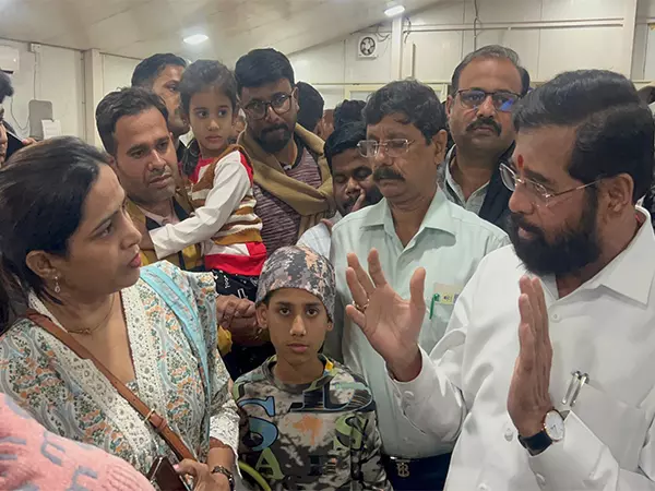 महाराष्ट्र सरकार ने Ja-K से पर्यटकों को वापस लाने के लिए चार उड़ानों की व्यवस्था की, 520 वापस लौटे महाराष्ट्र सरकार ने Ja-K से पर्यटकों को वापस लाने के लिए चार उड़ानों की व्यवस्था की, 520 वापस लौटे