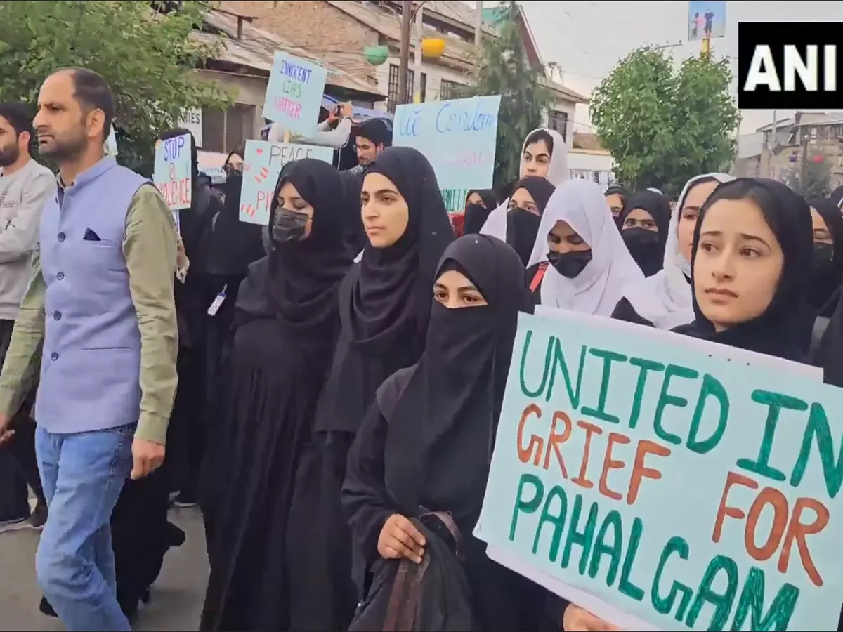,Pahalgam terrorist attack को लेकर देशभर में विरोध प्रदर्शन और कैंडल मार्च निकाले गए ,Pahalgam terrorist attack को लेकर देशभर में विरोध प्रदर्शन और कैंडल मार्च निकाले गए
