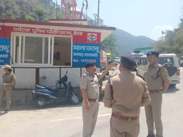 वरिष्ठ पुलिस अधिकारी चारधाम यात्रा 2025 की निगरानी करेंगे, Uttarakhand में कश्मीरी छात्रों की सुरक्षा बढ़ाई गई वरिष्ठ पुलिस अधिकारी चारधाम यात्रा 2025 की निगरानी करेंगे, Uttarakhand में कश्मीरी छात्रों की सुरक्षा बढ़ाई गई