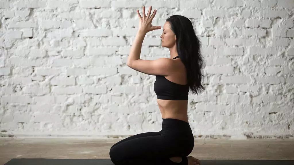 Yoga For Back Pain: अगर आपको भी है कमर दर्द तो रोजाना करें ये तीन योगासन Yoga For Back Pain: अगर आपको भी है कमर दर्द तो रोजाना करें ये तीन योगासन
