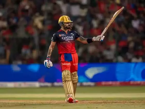 विराट ने RCB की आरआर पर जीत के बाद बल्लेबाजी के तरीके में बदलाव के बारे में बताया विराट ने RCB की आरआर पर जीत के बाद बल्लेबाजी के तरीके में बदलाव के बारे में बताया