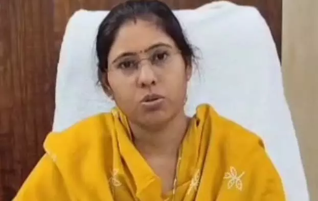 पहाड़ से पत्नी को गिराया था, पुलिस को झूठी कहानी बताने वाला पति गिरफ्तार पहाड़ से पत्नी को गिराया था, पुलिस को झूठी कहानी बताने वाला पति गिरफ्तार