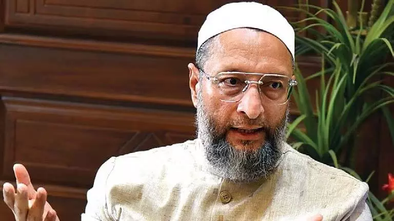 Owaisi ने पहलगाम हमले के विरोध में काली पट्टी बांधने का आग्रह किया Owaisi ने पहलगाम हमले के विरोध में काली पट्टी बांधने का आग्रह किया
