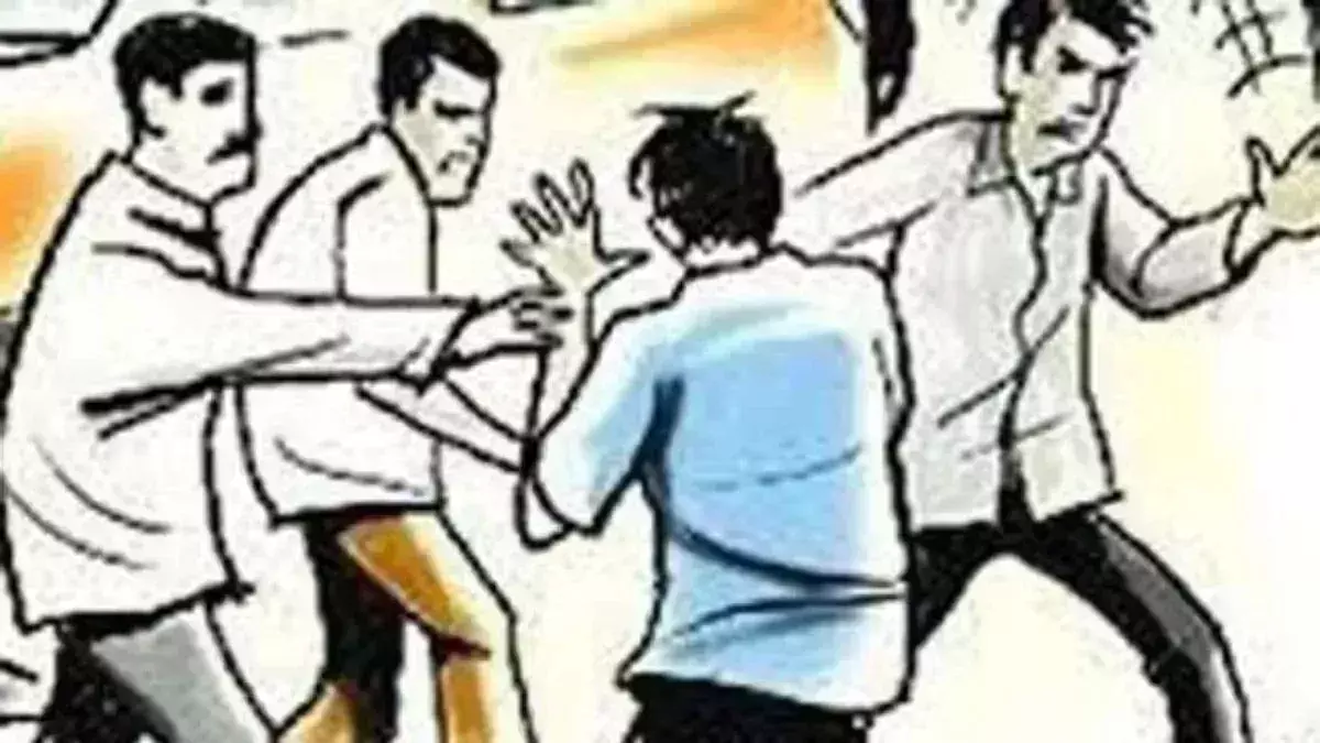 Ballia: ड्यूटी पर तैनात होमगार्ड जवान की पिटाई Ballia: ड्यूटी पर तैनात होमगार्ड जवान की पिटाई