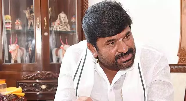 सोना धोखाधड़ी मामला: ED ने कांग्रेस MLA के आवास पर छापेमारी की सोना धोखाधड़ी मामला: ED ने कांग्रेस MLA के आवास पर छापेमारी की