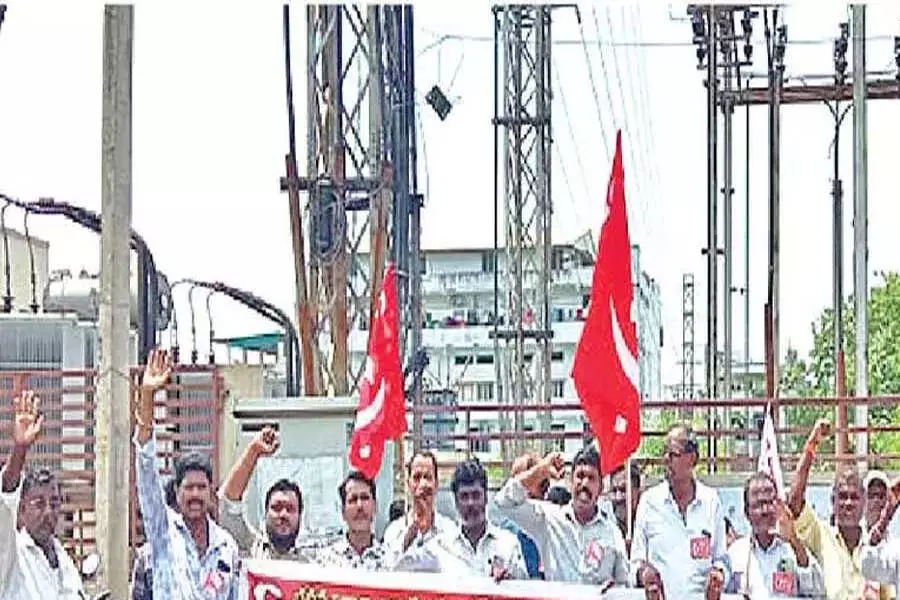 भवन निर्माण श्रमिकों ने कल्याण बोर्ड को पुनर्जीवित करने की मांग की भवन निर्माण श्रमिकों ने कल्याण बोर्ड को पुनर्जीवित करने की मांग की