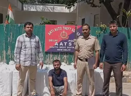 पुलिस ने अवैध सिगरेट गोदाम का किया भंडाफोड़, सप्लायर गिरफ्तार पुलिस ने अवैध सिगरेट गोदाम का किया भंडाफोड़, सप्लायर गिरफ्तार