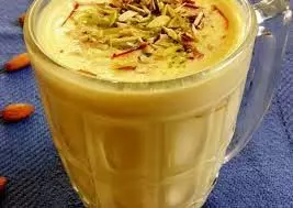 Badam Shake Recipe: गर्मियों में तारणहार है ये ड्रिंक, हर घूंट देता है राहत Badam Shake Recipe: गर्मियों में तारणहार है ये ड्रिंक, हर घूंट देता है राहत