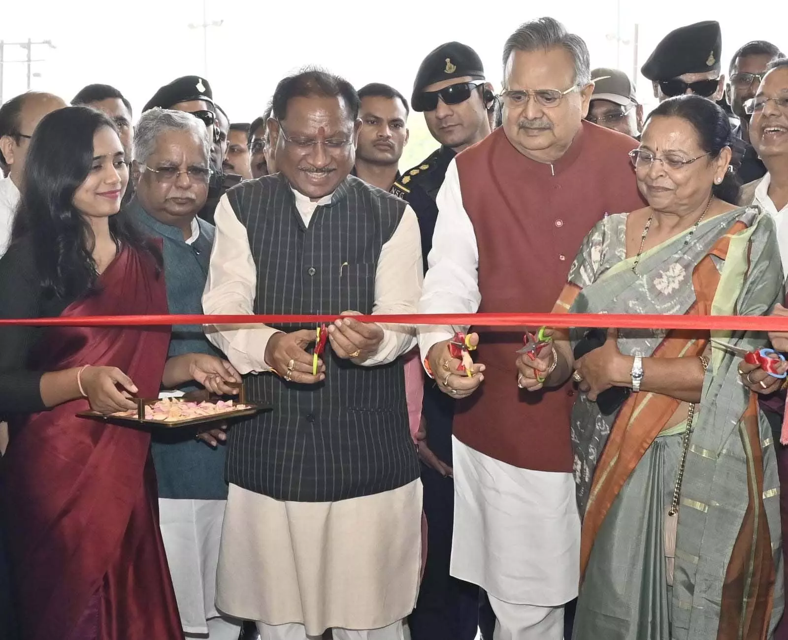 CM विष्णुदेव साय ने किया जोरा मॉल का भव्य शुभारंभ CM विष्णुदेव साय ने किया जोरा मॉल का भव्य शुभारंभ