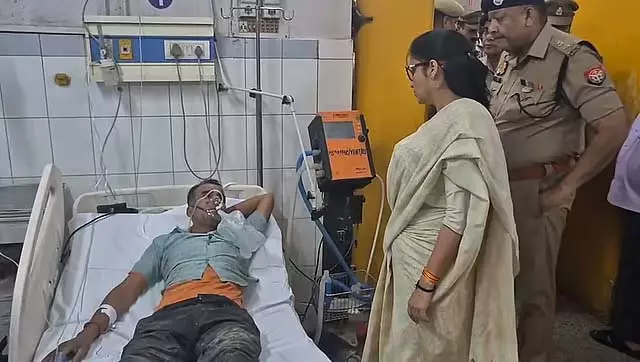 UP : चावल मिल के ड्रायर से निकले धुएं में सांस लेने से पांच मजदूरों की मौत, तीन बीमार UP : चावल मिल के ड्रायर से निकले धुएं में सांस लेने से पांच मजदूरों की मौत, तीन बीमार