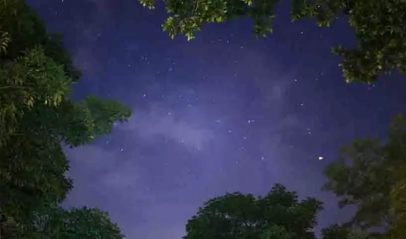 Hyderabad: आसमान में शुक्र, शनि और चंद्रमा की दुर्लभ स्थिति को देखना न भूलें Hyderabad: आसमान में शुक्र, शनि और चंद्रमा की दुर्लभ स्थिति को देखना न भूलें