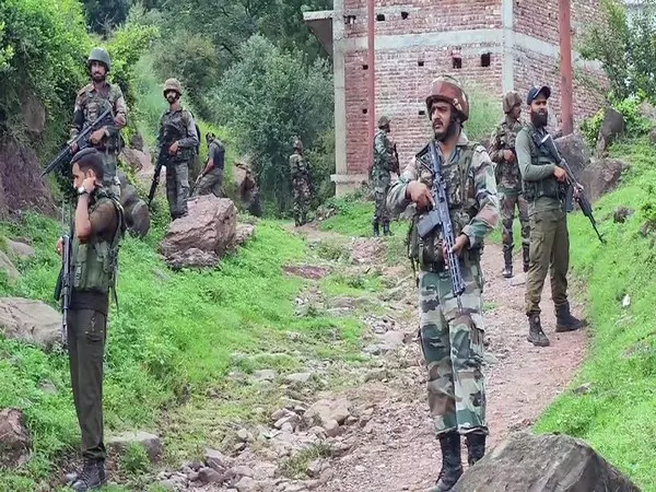 जम्मू-कश्मीर के Bandipora में मुठभेड़ में लश्कर-ए-तैयबा का आतंकवादी सहयोगी मारा गया जम्मू-कश्मीर के Bandipora में मुठभेड़ में लश्कर-ए-तैयबा का आतंकवादी सहयोगी मारा गया