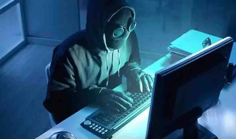 हैदराबाद में ट्रेडिंग धोखाधड़ी मामले में संलिप्तता के लिए UP का बैंक कर्मचारी गिरफ्तार हैदराबाद में ट्रेडिंग धोखाधड़ी मामले में संलिप्तता के लिए UP का बैंक कर्मचारी गिरफ्तार