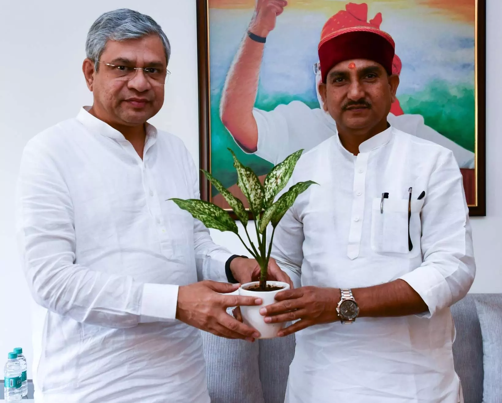 तोखन साहू ने रेल मंत्री अश्विनी वैष्णव से कटघोरा-डोंगरगढ़ रेलवे परियोजना पर की चर्चा तोखन साहू ने रेल मंत्री अश्विनी वैष्णव से कटघोरा-डोंगरगढ़ रेलवे परियोजना पर की चर्चा