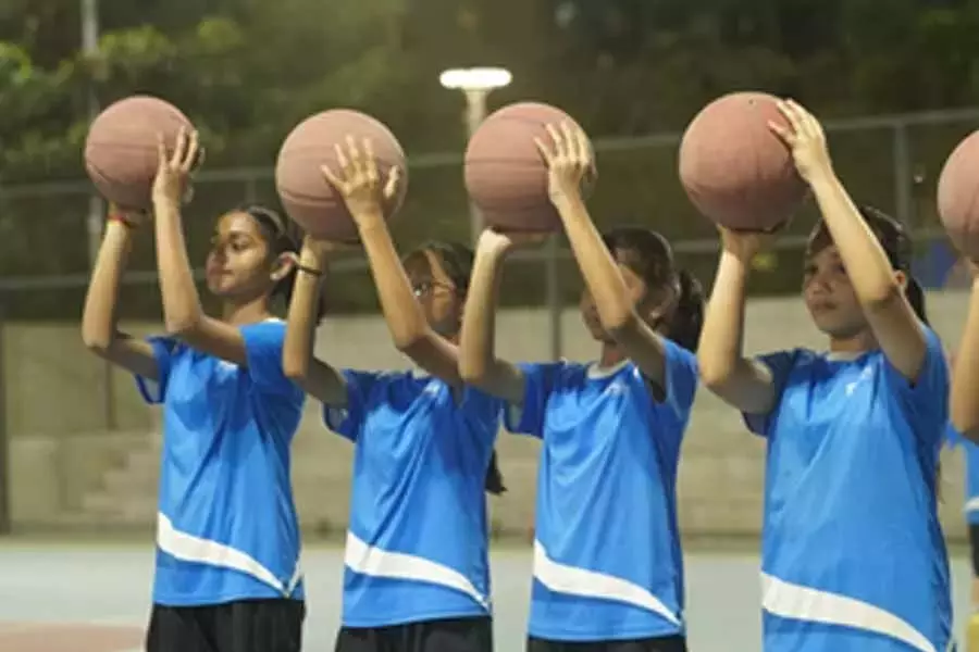 Adani Sportsline ने साबरमती रिवरफ्रंट स्पोर्ट्स पार्क में बास्केटबॉल समर कैंप 2025 की घोषणा की Adani Sportsline ने साबरमती रिवरफ्रंट स्पोर्ट्स पार्क में बास्केटबॉल समर कैंप 2025 की घोषणा की