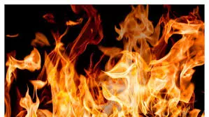 Moradabad: स्वास्थ्य केंद्र में आग की लपटों में घिरीं दो एंबुलेंस, जलकर राख Moradabad: स्वास्थ्य केंद्र में आग की लपटों में घिरीं दो एंबुलेंस, जलकर राख