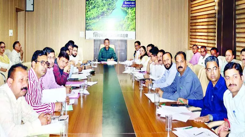 छह महीने से लंबित इंतकाल का जल्द करें निपटारा छह महीने से लंबित इंतकाल का जल्द करें निपटारा