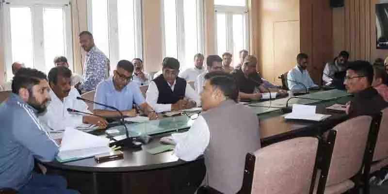वनों की आग पर ध्यान केन्द्रित, Mandi प्रशासन ने तैयारियों की समीक्षा की वनों की आग पर ध्यान केन्द्रित, Mandi प्रशासन ने तैयारियों की समीक्षा की