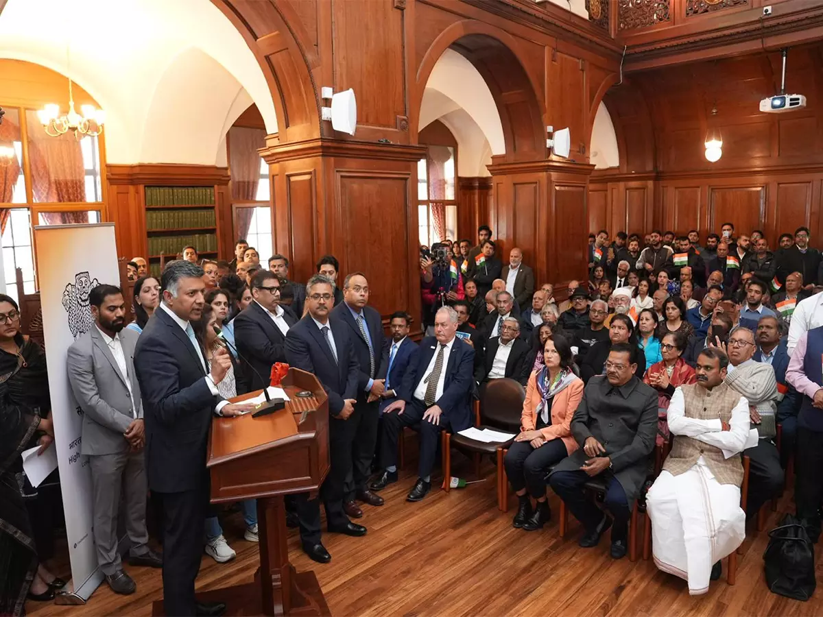 ब्रिटेन: भारतीय उच्चायोग ने पहलगाम हमले के पीड़ितों की याद में स्मृति समारोह आयोजित किया ब्रिटेन: भारतीय उच्चायोग ने पहलगाम हमले के पीड़ितों की याद में स्मृति समारोह आयोजित किया