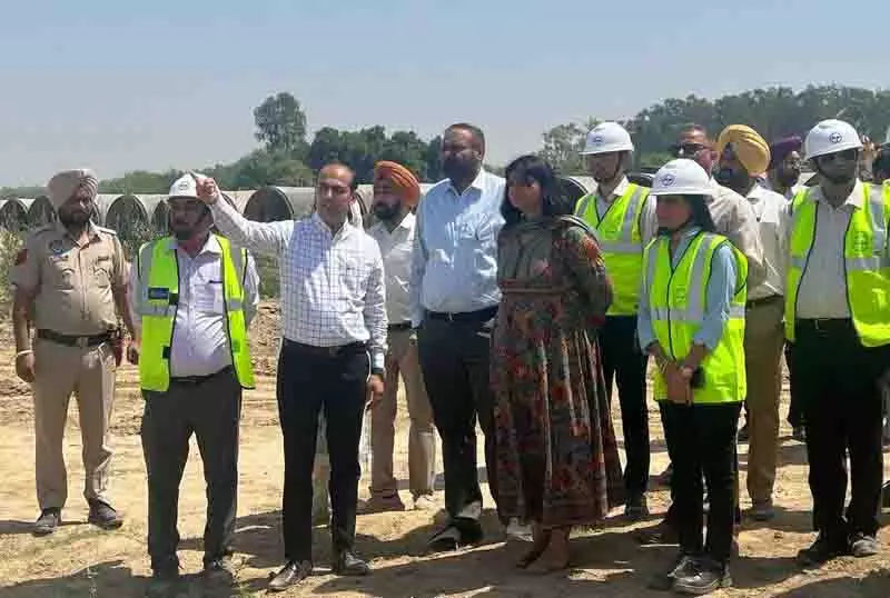 PMIDC के सीईओ ने अमृतसर में थोक जलापूर्ति परियोजना का जायजा लेने के लिए शहर का दौरा किया PMIDC के सीईओ ने अमृतसर में थोक जलापूर्ति परियोजना का जायजा लेने के लिए शहर का दौरा किया