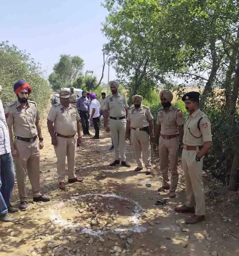 Amritsar: पुलिस मुठभेड़ में गैंगस्टर का गुर्गा घायल, ग्लॉक पिस्तौल बरामद Amritsar: पुलिस मुठभेड़ में गैंगस्टर का गुर्गा घायल, ग्लॉक पिस्तौल बरामद