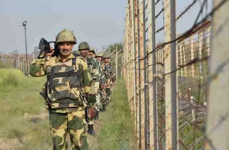Ajnala में भारी मात्रा में हथियार और गोला-बारूद जब्त Ajnala में भारी मात्रा में हथियार और गोला-बारूद जब्त