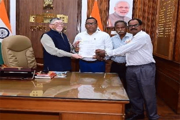 Ranchi: राज्यपाल से मिला आदिवासी भूमिज समाज कल्याण समिति का प्रतिनिधिमंडल Ranchi: राज्यपाल से मिला आदिवासी भूमिज समाज कल्याण समिति का प्रतिनिधिमंडल