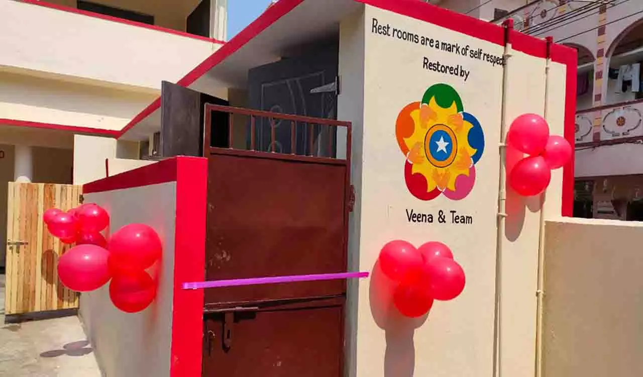 सॉफ्टवेयर प्रोफेशनल ने Hyderabad में सरकारी स्कूल के छात्रों के लिए रेस्ट रूम का निर्माण किया सॉफ्टवेयर प्रोफेशनल ने Hyderabad में सरकारी स्कूल के छात्रों के लिए रेस्ट रूम का निर्माण किया