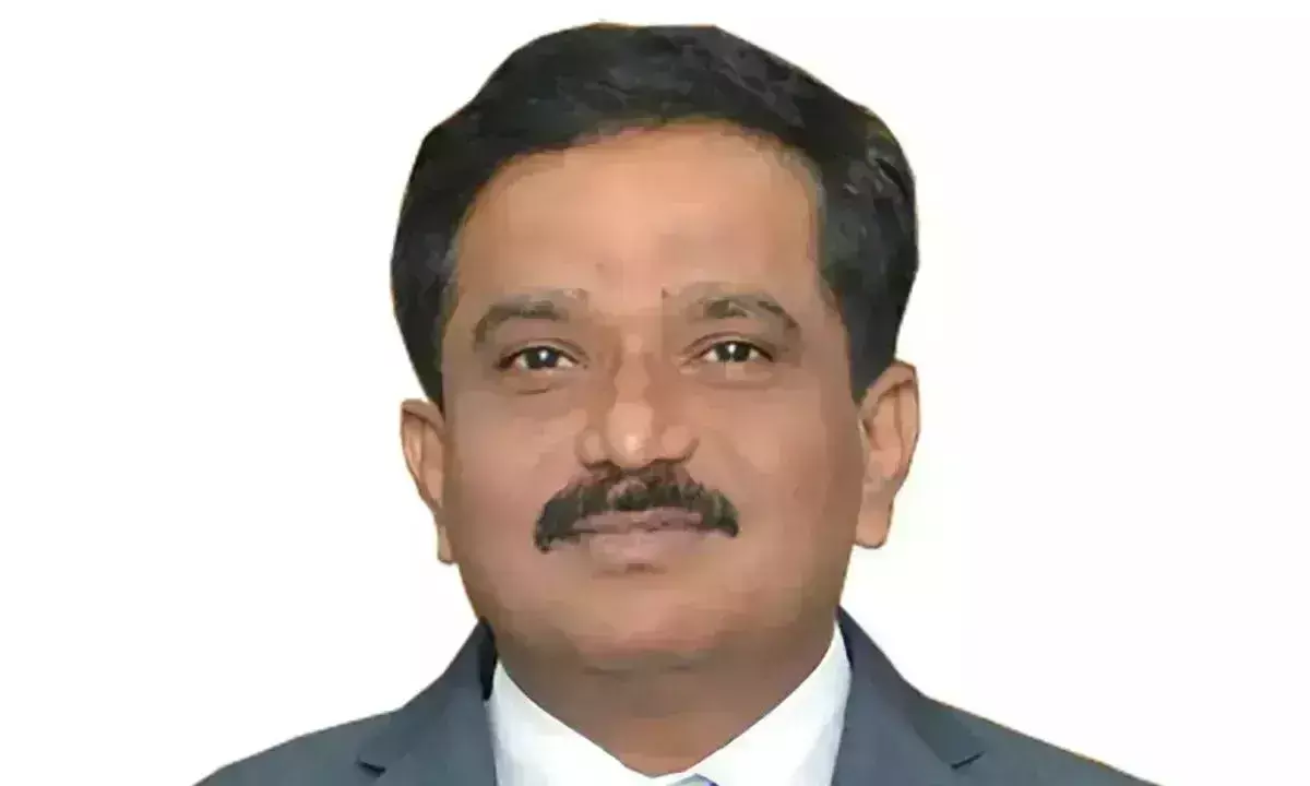 Andhra: पूर्व एपी खुफिया प्रमुख को पूछताछ के लिए हिरासत में लिया गया Andhra: पूर्व एपी खुफिया प्रमुख को पूछताछ के लिए हिरासत में लिया गया