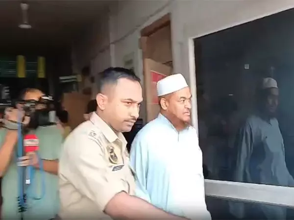 पहलगाम आतंकी हमले पर टिप्पणी के लिए AIUDF MLA को नागांव कोर्ट में किया गया पेश पहलगाम आतंकी हमले पर टिप्पणी के लिए AIUDF MLA को नागांव कोर्ट में किया गया पेश