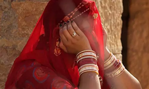 सच्चाई जानने के बावजूद पत्नी को रखने तैयार था पति, हद पार करने पर करा दी दूसरी शादी सच्चाई जानने के बावजूद पत्नी को रखने तैयार था पति, हद पार करने पर करा दी दूसरी शादी