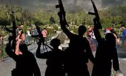 Pahalgam Terror Attack: लंच और दर्शन ने बचाई 2 जोड़ों की जान Pahalgam Terror Attack: लंच और दर्शन ने बचाई 2 जोड़ों की जान