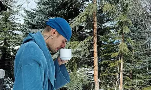 Justin Bieber ने कहा- उन्हें लगता है कि भगवान की योजना का हिस्सा बनने के लिए उनमें बहुत कमियाँ हैं Justin Bieber ने कहा- उन्हें लगता है कि भगवान की योजना का हिस्सा बनने के लिए उनमें बहुत कमियाँ हैं