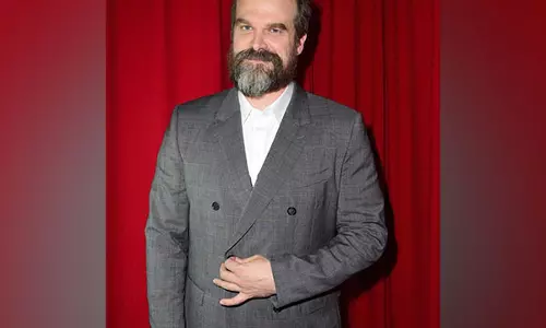 David Harbour ने शो स्ट्रेंजर थिंग्स में जिम हूपर के रूप में अपनी भूमिका पर विचार किया