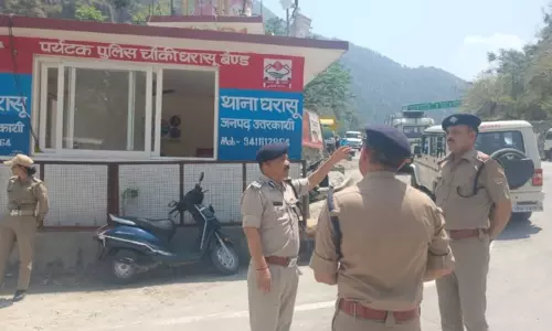 वरिष्ठ पुलिस अधिकारी चारधाम यात्रा 2025 की निगरानी करेंगे, Uttarakhand में कश्मीरी छात्रों की सुरक्षा बढ़ाई गई वरिष्ठ पुलिस अधिकारी चारधाम यात्रा 2025 की निगरानी करेंगे, Uttarakhand में कश्मीरी छात्रों की सुरक्षा बढ़ाई गई