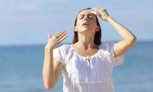 Heat wave: बढ़ती गर्मी से खुद को बचाएं, अपनाएं ये 6 कारगर टिप्स, जानें जरूरी उपाय Heat wave: बढ़ती गर्मी से खुद को बचाएं, अपनाएं ये 6 कारगर टिप्स, जानें जरूरी उपाय