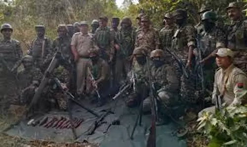 Manipur: चुराचांदपुर में रॉकेट लांचर समेत हथियारों का जखीरा जब्त Manipur: चुराचांदपुर में रॉकेट लांचर समेत हथियारों का जखीरा जब्त