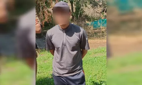 Meghalaya: सोशल मीडिया पर विवादित पोस्ट को लेकर साइमन शायला की गिरफ्तारी Meghalaya: सोशल मीडिया पर विवादित पोस्ट को लेकर साइमन शायला की गिरफ्तारी
