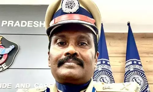 एपी ने विदेश यात्राओं को लेकर निलंबित IPS अधिकारी के खिलाफ आरोप तय किए